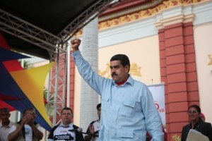 Maduro estudiará la propuesta de Escarrá para acortar el período de la AN