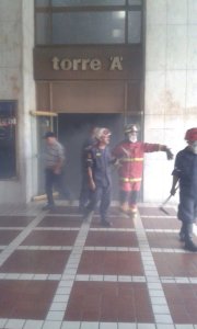 Reportan incendio en el Centro Plaza en Chacao (Fotos)