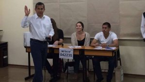 Humala emitió su voto y reiteró críticas a organismos electorales