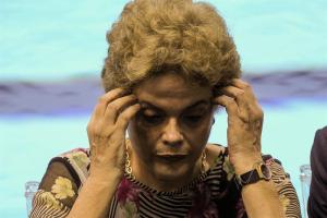 Jefe de Diputados entrega al titular del Senado proceso de juicio a Rousseff