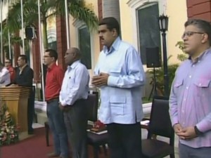 Maduro, Jaua, Aristóbulo y demás “rezando” el padre nuestro (Video + El gesto de Arreaza)