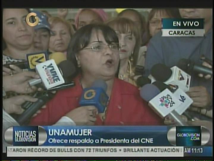 Oficialistas entregan documento ante el CNE por declaraciones “ofensivas” de Capriles hacia Lucena