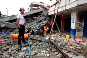 Cuba envía a Ecuador brigada médica y de rescate para auxiliar tras sismo