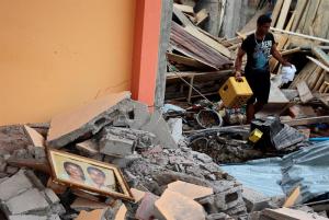 Fiscalía de Ecuador publica lista de víctimas de terremoto