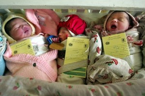 Descubren red de trata de bebés “no deseados” en un hospital de la India