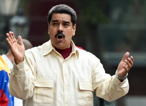 Maduro llama “vagos” a Capriles y Ocariz por anegaciones en Petare pero olvida las “lagunas” en Libertador
