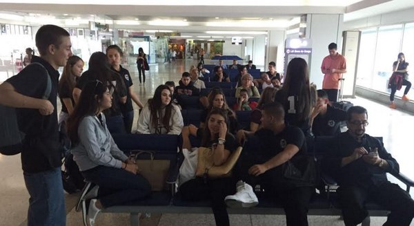 Dynamic Airways deja varados a 38 jóvenes en Maiquetía