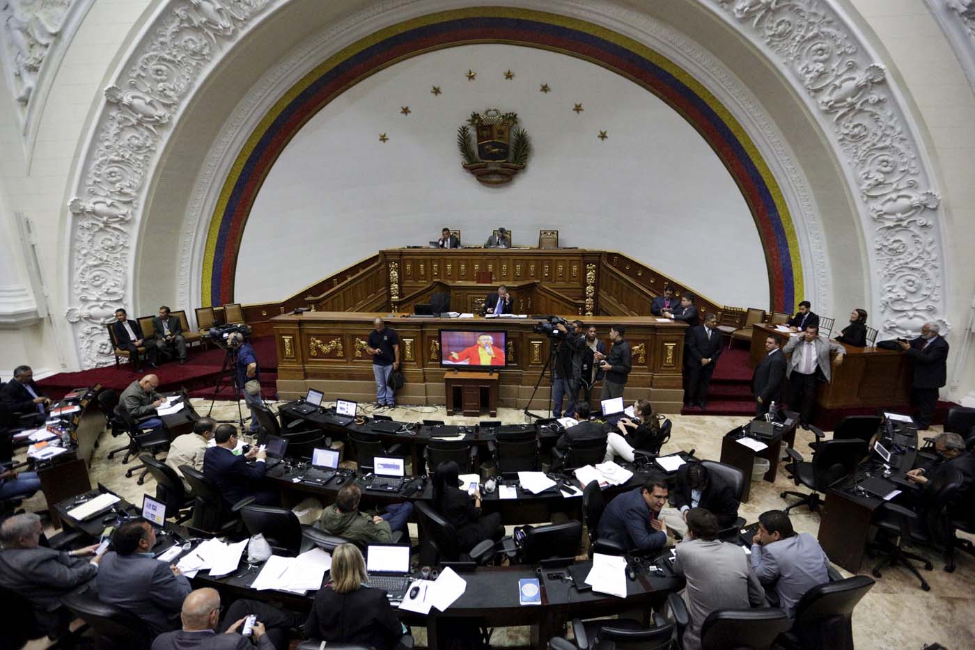 Chavismo solicitará investigación a diputados opositores por viajes al exterior