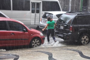 Inameh pronostica lluvias débiles, moderadas y algunas fuertes en el país este viernes