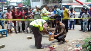 Asesinado a machetazos activista de comunidad gay en Bangladés