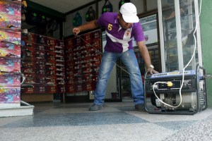El apagón rojo hace surgir nuevo negocio en Venezuela: Vender o alquilar plantas eléctricas (Fotos)