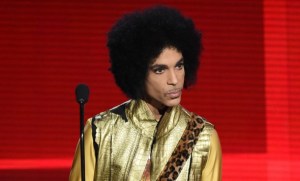 Prince perdió la consciencia en un vuelo días antes de su muerte