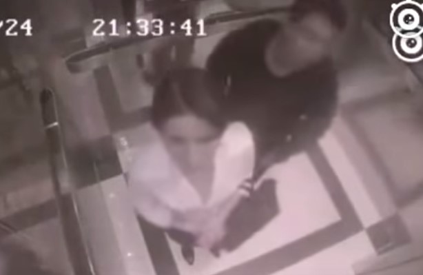 Así se defendió una mujer de un acosador dentro de un ascensor (VIDEO)