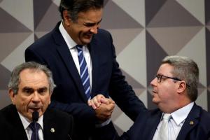 Fiscalía de Brasil pide investigar a líder opositor Aecio Neves por presunta corrupción