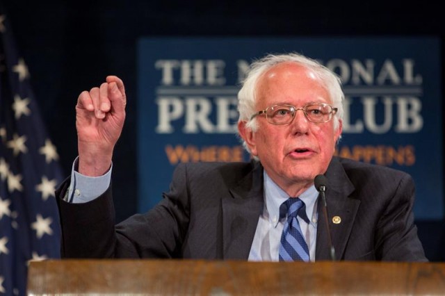 Sanders llama a la unión del Partido Demócrata para una reforma migratoria