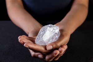 Diamante de gran tamaño podría alcanzar 70 millones en puja