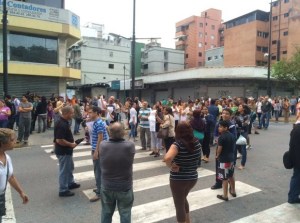 Apagón de 72 horas genera protesta vecinal en Chacao