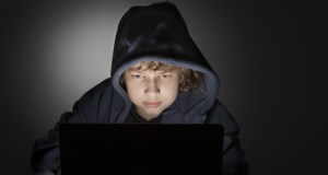 Facebook pagó 10 mil dólares a un hacker de 10 años…Entérate por qué