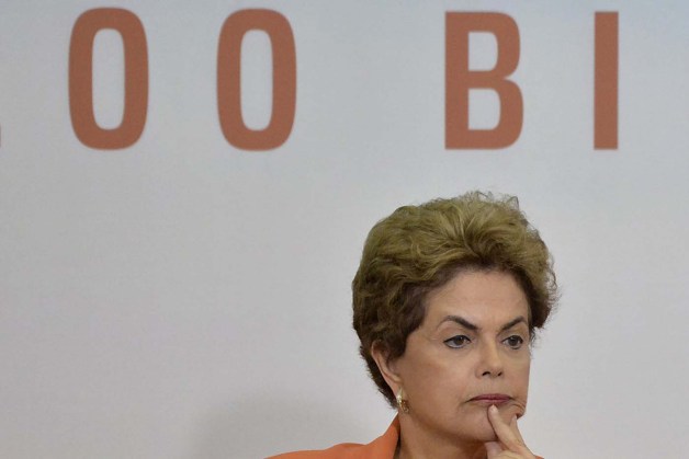 BRA01. .BRASILIA(BRASIL),04/05/2016.- La presidenta brasileña, Dilma Rousseff, anunció hoy, miércoles 4 de mayo de 2016, un plan anual de créditos agrícolas en Brasilia (Brasil). Rousseff anunció que el llamado "Plan Zafra" para el período 2016-2017 estará dotado con 202.800 millones de reales (unos 57.940 millones de dólares) en un acto en el que insistió en que tiene "la conciencia tranquila" y reafirmó que no ha cometido "ningún delito". EFE/CADU GOMES