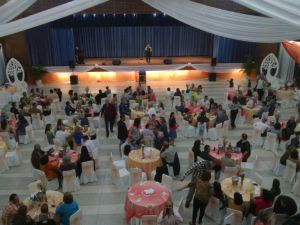 Centro Hispano Venezolano de Aragua celebró el Día de las Madres con Cena Bailable
