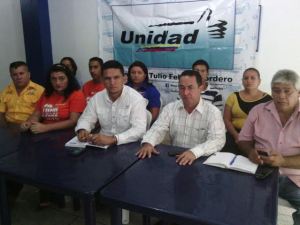 “Tibisay Lucena quítate la franela del PSUV y ponte la de Venezuela”