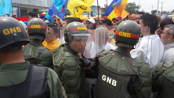 En Barinas reportan manifestantes heridos por reprensión de la GNB (Fotos + Videos)