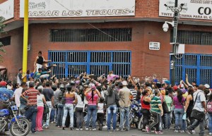 Bachaqueros se volvieron a alborotar en Los Teques (Video)