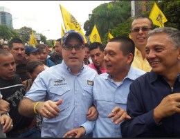 El Gobierno pretende desconocer los 8 millones de votos del 6D, aseguró Julio Borges