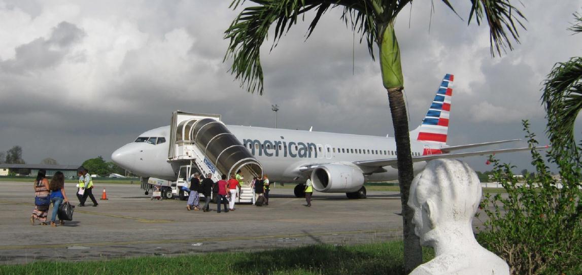 Analistas pronostican una bajada de precios en los pasajes aéreos entre EEUU y Cuba
