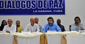 Juzgado colombiano pide detención de jefes de Farc por reclutamiento infantil