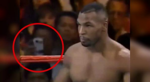 Revuelo en las redes por la aparición de un smartphone en una pelea de Mike Tyson en 1995