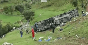 Mueren al menos 10 personas durante accidente de autobús en Perú
