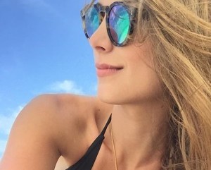 Stefanía Fernández no dejó “sol” para nadie cuando llegó a la playa con este bikini