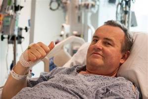 Un hombre de 64 años se somete al primer trasplante de pene en EEUU