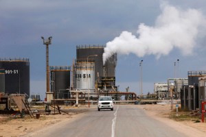 Facciones libias acuerdan formar estructura unificada para el petróleo