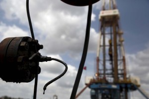 Petróleo venezolano cae a  45,11 dólares