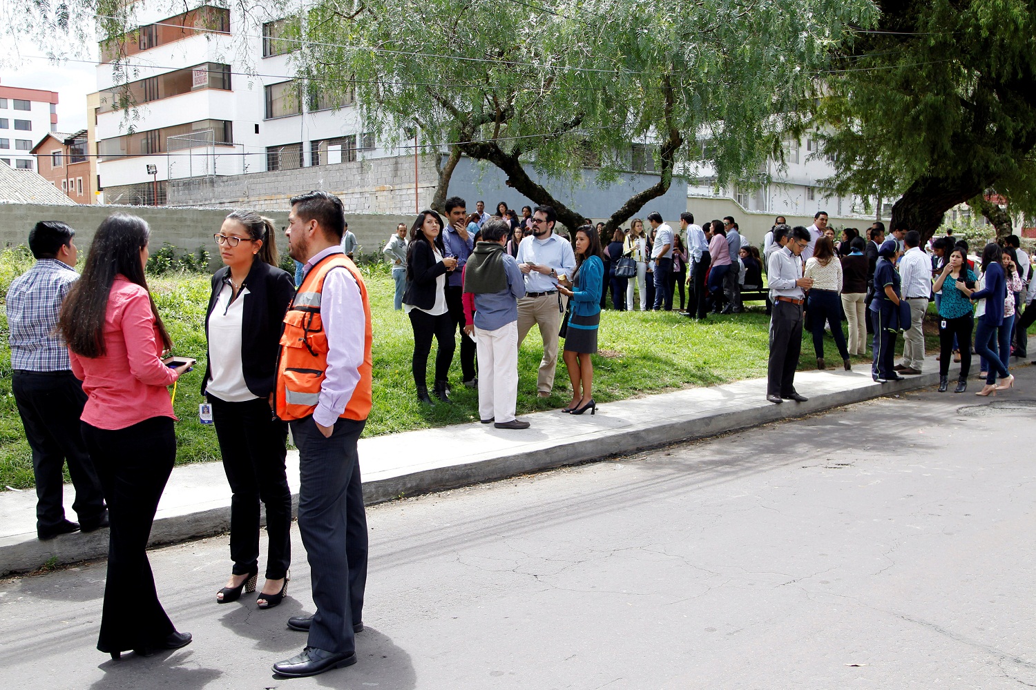 Rafael Correa visitará poblados afectados por fuertes réplicas de terremoto
