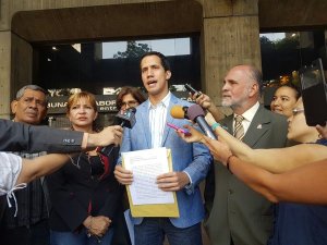 Guaidó: Tibisay Lucena puede causar conmoción en el país si no determina la fecha del revocatorio