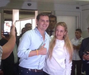 Lilian Tintori agradeció visita de Albert Rivera para conocer “lo que sufre la familia venezolana”