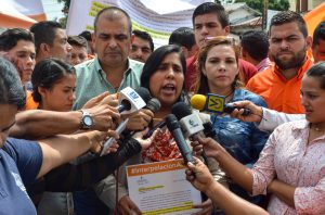 Desiree Barboza: Arias Cárdenas ya tiene en sus manos el “regalito” de la citación a su interpelación en la AN