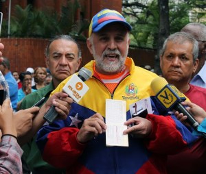 Ismael León: Régimen de Maduro juega con el hambre de los venezolanos mediante los CLAP