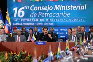 Maduro propone diversificar Petrocaribe con energías alternativas y gas