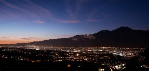 Las impresionantes fotos nocturnas de Caracas, “La ciudad que duerme temprano”