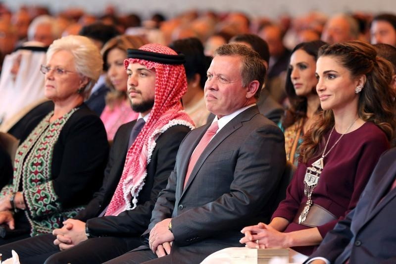Rey Abdullah de Jordania disuelve Parlamento y nombra primer ministro interino