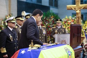 Maduro asisitó a las exequias del mayor general Félix Velásquez (Fotos)