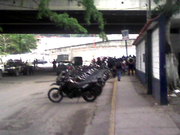 Reportan piquete de la GNB en Guarenas