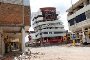 Se requieren 3.300 millones de dólares para reconstruir Ecuador tras sismo