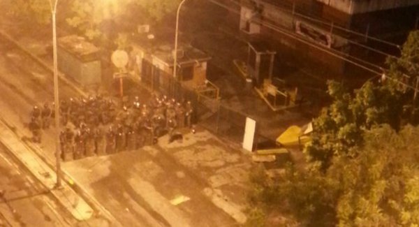 Se volvió a prender la “candelita” en Guarenas: Menca recibe “gas del bueno” (FOTOS + VIDEOS y CACEROLAS)