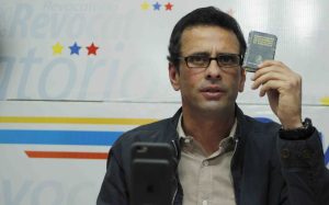 Capriles: Señoras del CNE no quieren informar al país sobre validación de firmas
