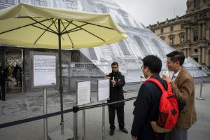 Museos cierran sus puertas por la crecida del río Sena (Fotos)